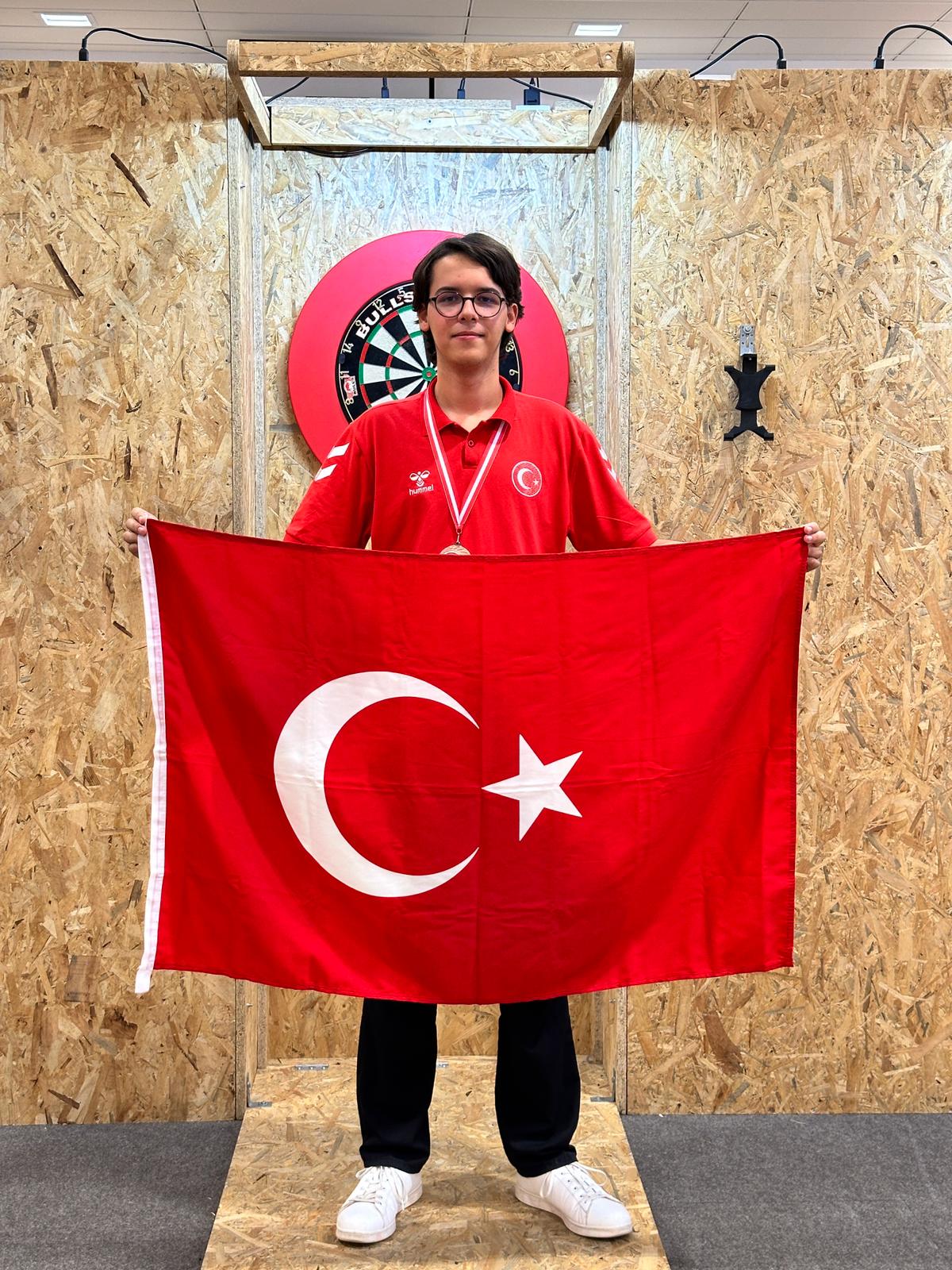 Yıldırım Belediyespor dart sporcuları