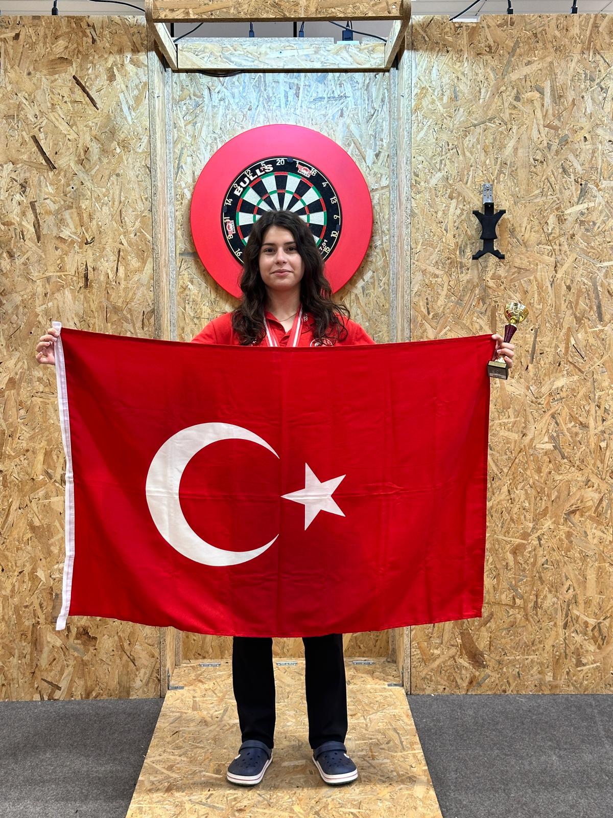 Yıldırım Belediyespor dart sporcuları